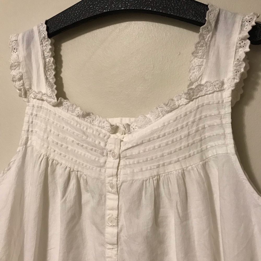 White Sleeveless Nightgown with Lace Trim